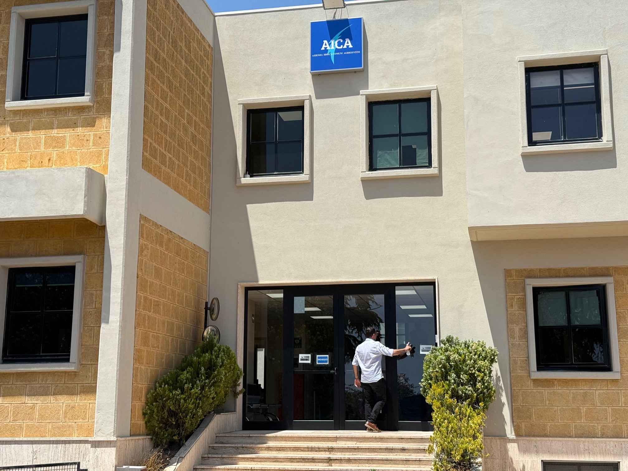 Al momento stai visualizzando Agrigento senz’acqua, Aica dà la colpa alle minori forniture di Siciliacque. Ma allora pubblichi i numeri: Quanto compra e quanto sta pagando oggi?