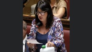 Scopri di più sull'articolo Il bidoncino: il simbolo del fallimento della politica ad Agrigento