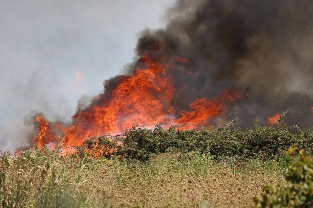 Al momento stai visualizzando Agrigento – Emergenza incendi, allerta rossa in tutte le province della Sicilia eccetto Trapani