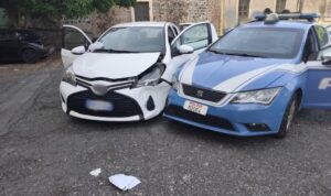 Scopri di più sull'articolo Agrigento – Fermato su un’auto rubata dopo inseguimento e ferimento di un poliziotto, arrestato