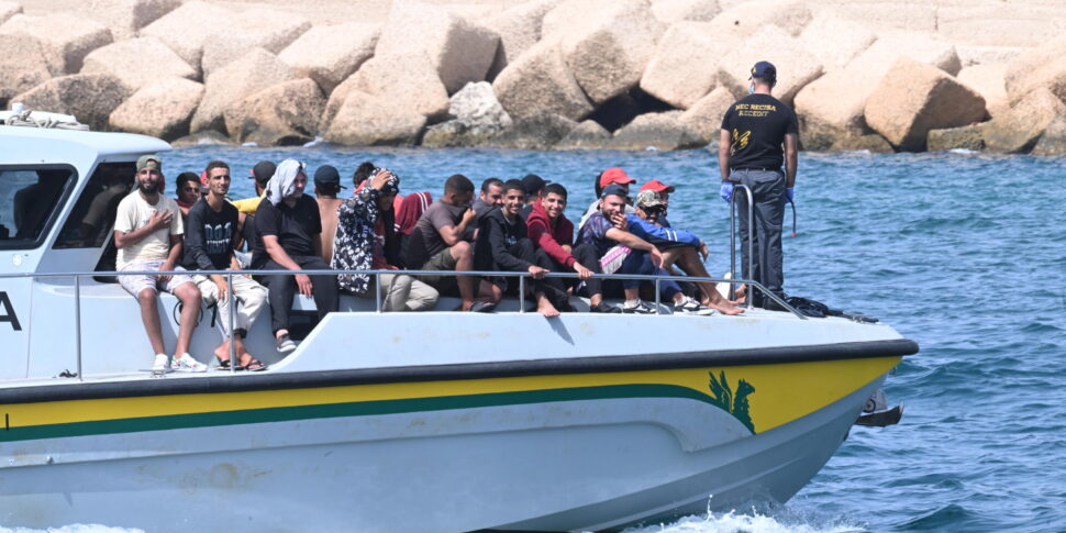Al momento stai visualizzando Agrigento – Trentanove migranti sbarcano a Lampedusa, viaggiavano su un barcone