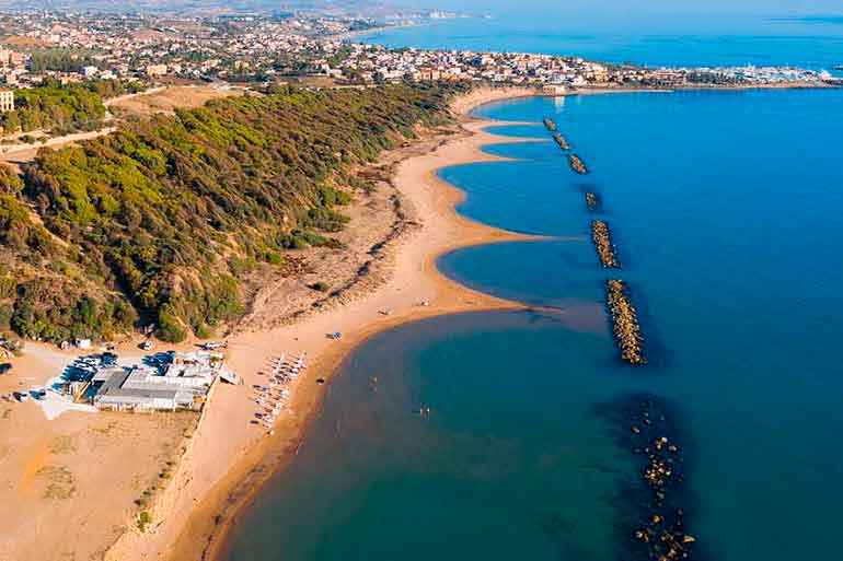 Al momento stai visualizzando Agrigento – Le ambiguità della sinistra radicale sulla zona A: le case si abbattono o non si abbattono?
