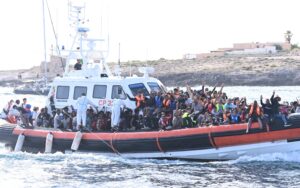 Scopri di più sull'articolo Agrigento – Lampedusa, nuovi sbarchi: 35 migranti soccorsi e trasferiti nell’hotspot