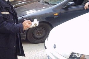 Scopri di più sull'articolo Agrigento – San Leone, raffica di multe a Ferragosto: auto parcheggiate negli stalli per i motorini