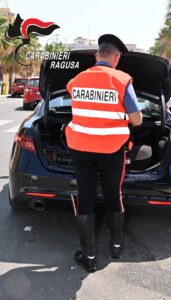 Scopri di più sull'articolo Agrigento – Modica, controlli dei Carabinieri: un arresto e tre denunce tra alcol, armi e oggetti atti ad offendere