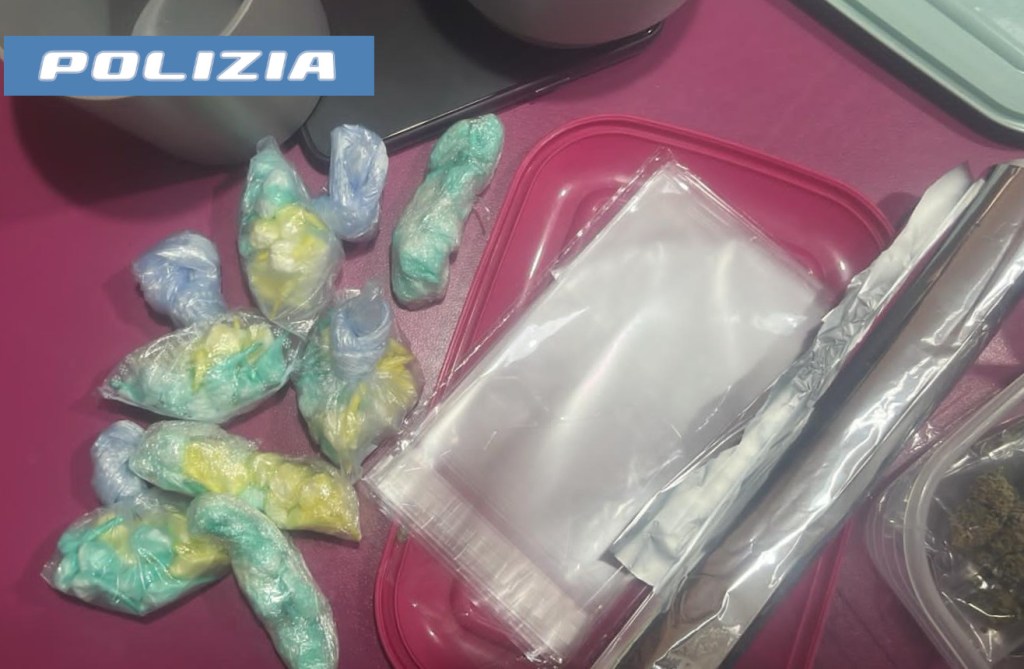 Al momento stai visualizzando Agrigento – Aveva 154 dosi di cocaina e 250 grammi di marijuana, arrestato