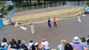 Scopri di più sull'articolo Agrigento – Il teatro che abbatte ogni confine: “Gli Uccelli” di Aristofane al Teatro Panoramica dei Templi