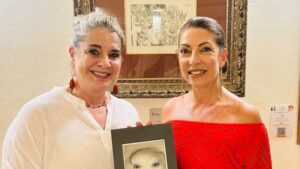 Scopri di più sull'articolo Agrigento – All’artista romana Patrizia Cazzola la “Menzione Raffaello” nell’ambito del concorso “Castelbuono Cuore d’Artista”. Sabrina Di Gesaro: “Premiate la raffinatezza della tecnica, la forza dello sguardo e la profondità del messaggio”