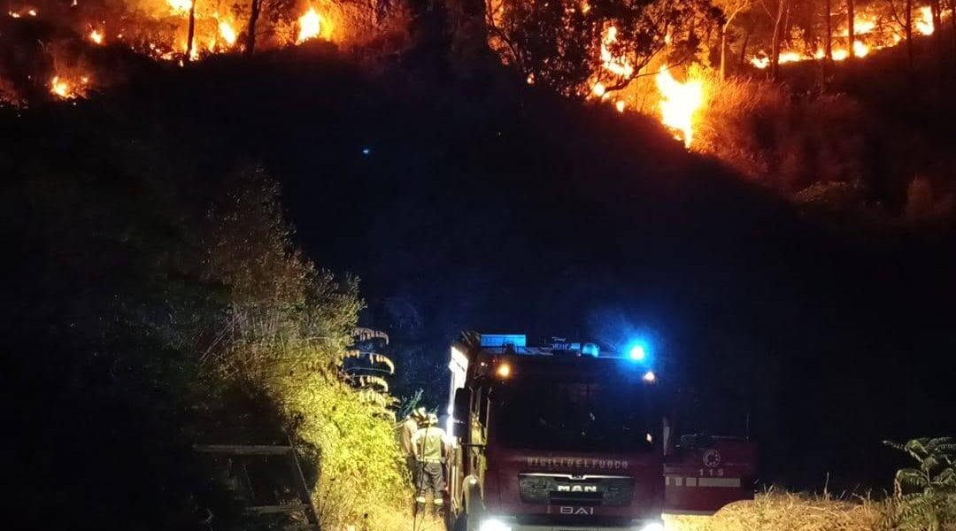 Al momento stai visualizzando Agrigento – Makauda brucia ancora, sei persone in ospedale (c'è anche un neonato)