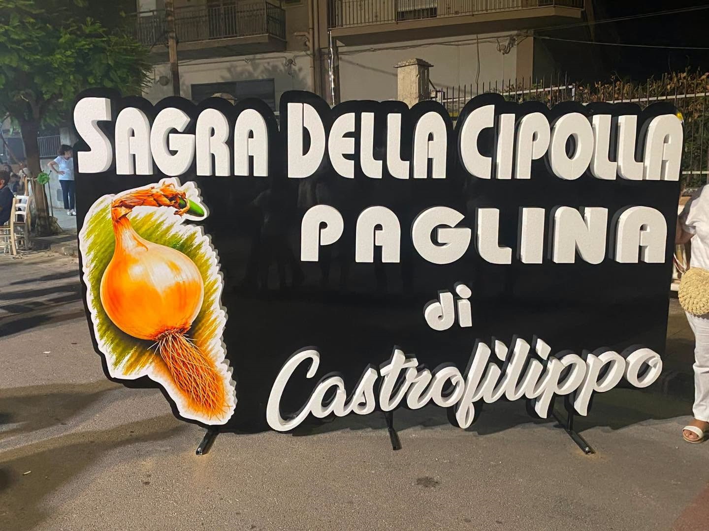 Al momento stai visualizzando Agrigento – Sagra della Cipolla Paglina 2026 a Castrofilippo, successo da record: folla per i Matia Bazar