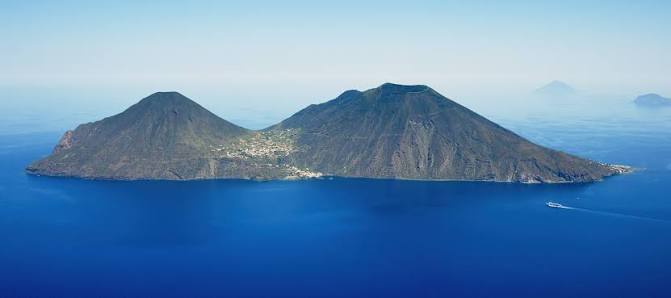 Al momento stai visualizzando Agrigento – Aumenti delle tariffe dei trasporti marittimi per le Isole Eolie. la SEUS rimborserà i costi aggiuntivi ai soccorritori del 118