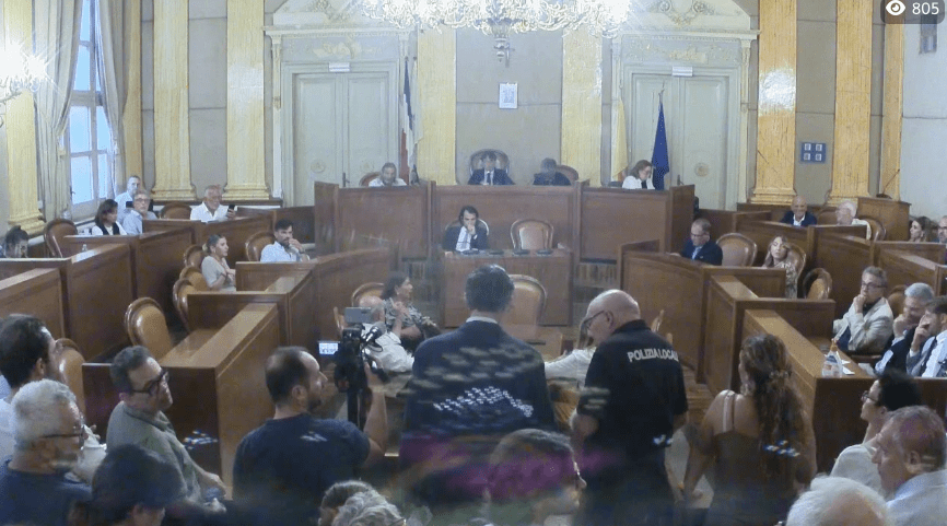 Al momento stai visualizzando Agrigento – Consiglio comunale su Maddalusa: tante parole e rubinetti che rimangono a secco