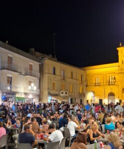 Scopri di più sull'articolo Agrigento – Naro: piazza piena e tanta musica e balli per Festa Emigrato