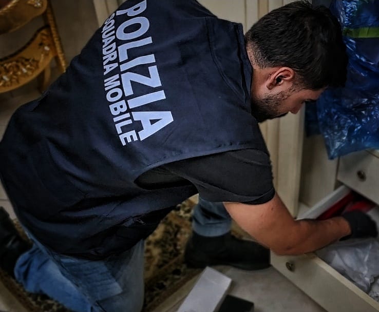 Al momento stai visualizzando Agrigento – Nasconde in cantina 80 grammi di cocaina, indagato 32enne di Licata 