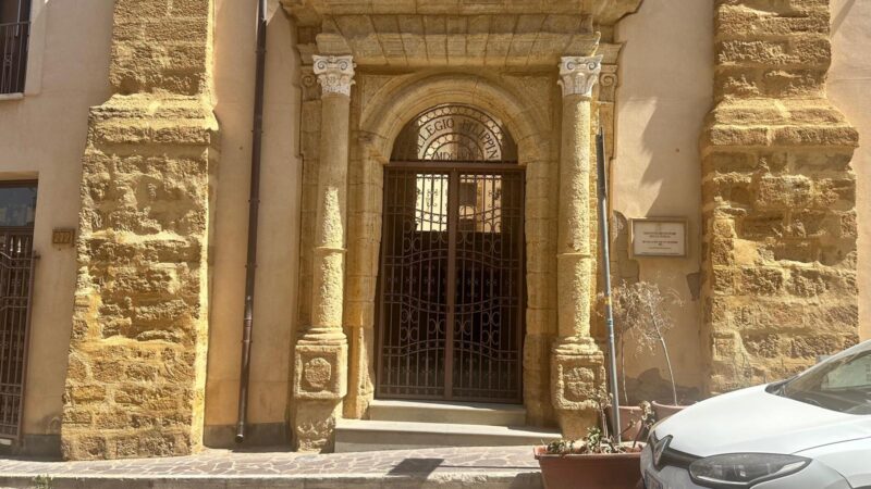 Al momento stai visualizzando Ferragosto 2026, Palazzo dei Filippini chiuso: Quale futuro per il patrimonio comunale di Agrigento?