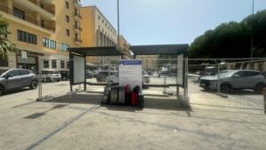 Scopri di più sull'articolo Agrigento – Il “giallo” della pensilina recintata nel terminal abusivo degli autobus