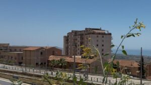 Scopri di più sull'articolo Agrigento, Palazzo Rizzo e il documento riservato: Sessant’anni dopo torna il nodo della legalità, e Di Rosa sfida La Vardera