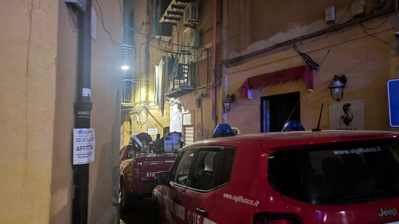 Al momento stai visualizzando Agrigento, crollo in via Saponara: Macerie nel vicolo e paura nel centro storico