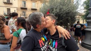 Scopri di più sull'articolo Agrigento si veste d’arcobaleno: il primo Pride celebra diritti e diversità (FOTO e VIDEO)
