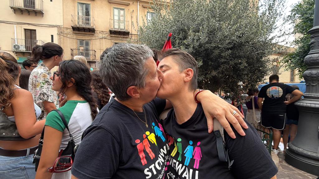 Al momento stai visualizzando Agrigento si veste d’arcobaleno: il primo Pride celebra diritti e diversità (FOTO e VIDEO)
