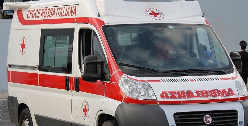 Al momento stai visualizzando Auto si ribalta lungo la Agrigento-Favara: cinque feriti, soccorsi immediati grazie a un’ambulanza di passaggio
