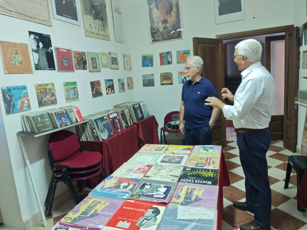 Al momento stai visualizzando Agrigento – Racalmuto, incontro tra il sindaco Bongiorno e l’autore Rai Taglialavoro