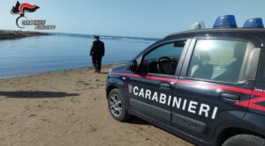 Scopri di più sull'articolo Agrigento – Ruba la borsa a una turista e ci riprova il giorno dopo: bloccato dai carabinieri sulle spiagge di Licata
