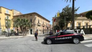 Scopri di più sull'articolo Agrigento – Scippata sotto casa nella notte a Licata: 50enne rapinata, identificato il presunto responsabile