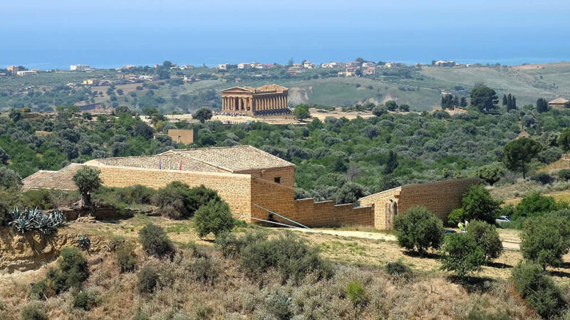Al momento stai visualizzando Agrigento – Casa Sanfilippo, lo “sceriffo” colpisce ancora: Ma chi gli ha dato l’imbeccata?