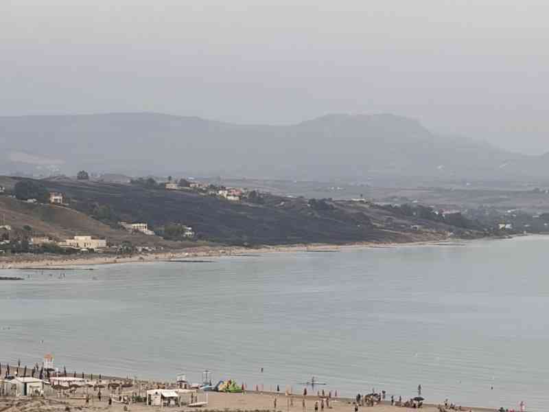 Al momento stai visualizzando Agrigento – Incendi a Menfi, il sindaco Clemente: «Ore drammatiche, vicini alle famiglie colpite»