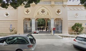 Scopri di più sull'articolo Agrigento – Macabra scoperta al cimitero, trovati teschi e ossa umane in un secchio dell’immondizia