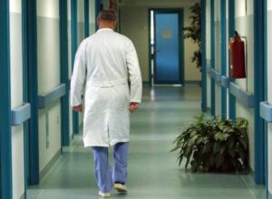 Scopri di più sull'articolo Agrigento – Salute, per un accertamento radiologico deve aspettare maggio del 2027