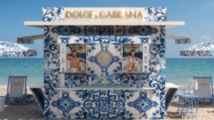 Scopri di più sull'articolo Agrigento – Dolce&Gabbana porta l’estate di Capri a San Leone: dal 27 agosto il Light Blue Summer Tour
