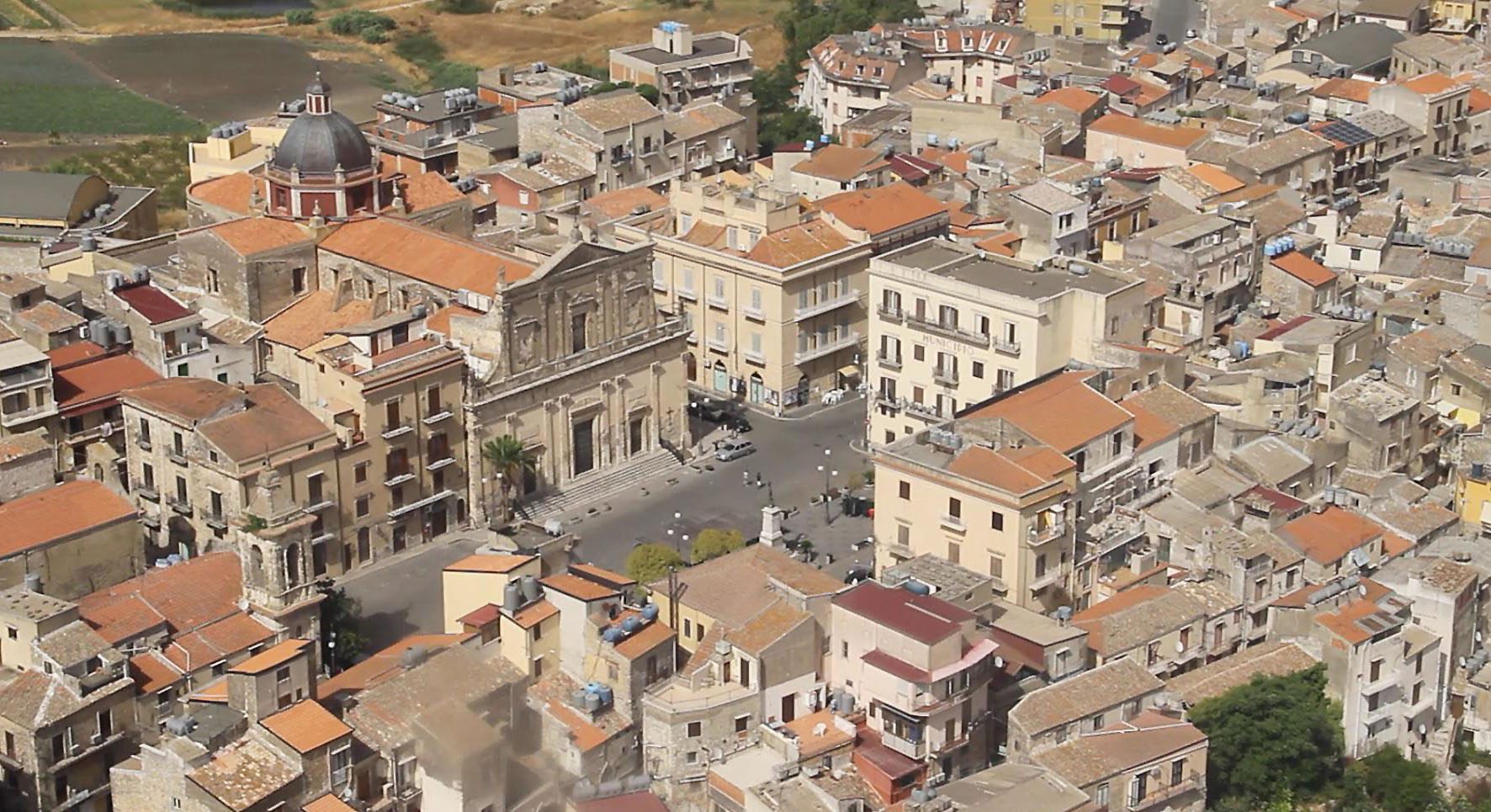 Al momento stai visualizzando Agrigento – Truffa del falso carabiniere a Casteltermini: pensionata derubata di oro e contanti per 14 mila euro