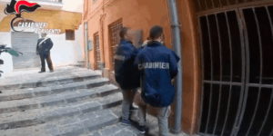 Scopri di più sull'articolo Agrigento – Picchia l’anziana madre per farsi consegnare i soldi, arrestato 40enne 