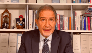Scopri di più sull'articolo Agrigento – Etna, ministro Musumeci: “Fuori posto è l’aeroporto e non il vulcano”