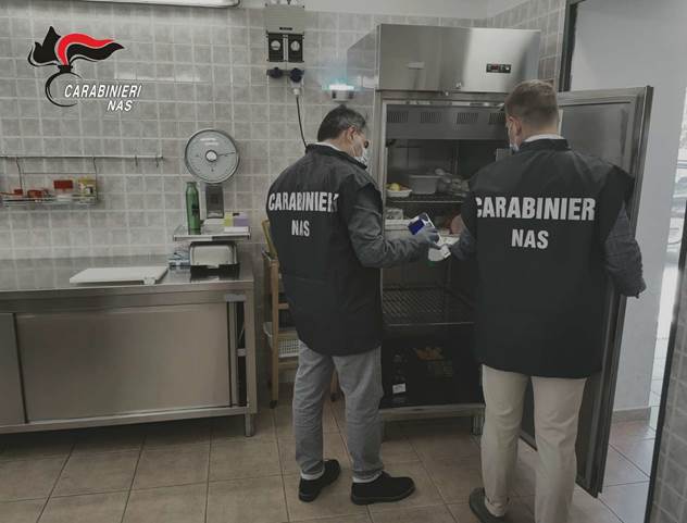 Al momento stai visualizzando Agrigento – Controlli dei Nas: sospese attività, sequestrati alimenti ed elevate sanzioni