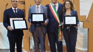 Scopri di più sull'articolo Agrigento – Alessandria della Rocca conferisce la cittadinanza onoraria al prefetto Salvatore Caccamo