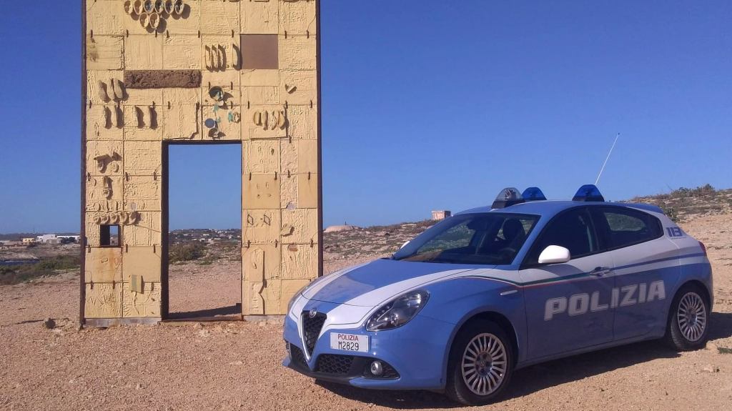 Al momento stai visualizzando Agrigento – Commissariato di Lampedusa, il sindacato Mp: “Agenti già assegnati ma senza alloggi”