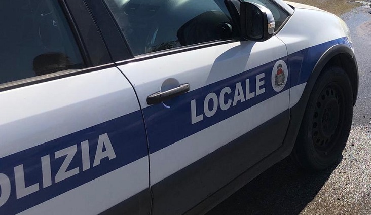 Al momento stai visualizzando Agrigento – Scontro tra due auto a Fontanelle: una si ribalta, due persone ferite