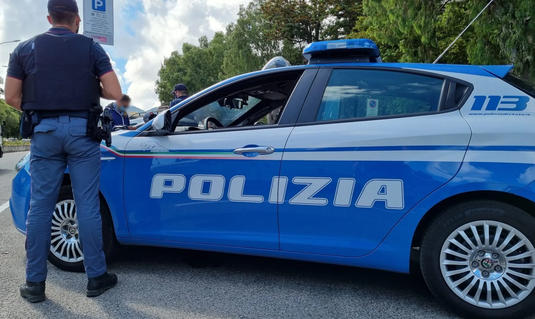 Al momento stai visualizzando Agrigento – Canicattì, rapina in tabaccheria con un coltello: Arrestato un uomo, decisivi videosorveglianza e tatuaggi