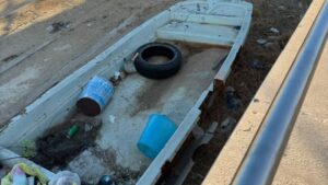Scopri di più sull'articolo Agrigento – San Leone, Ferragosto tra barche abbandonate e rifiuti: Ecco il “benvenuto” al porticciolo turistico