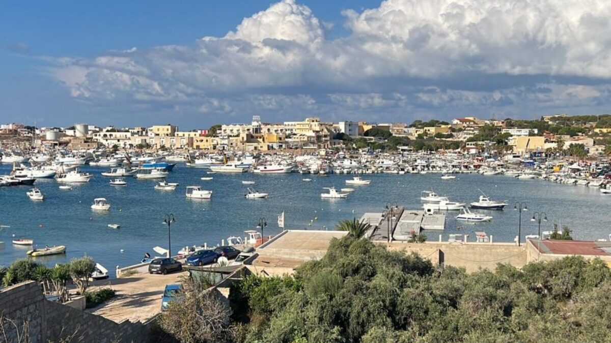 Al momento stai visualizzando Agrigento – Lampedusa, elicottero e pattuglie dei carabinieri in azione: controlli rafforzati sull’isola