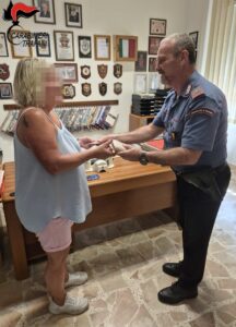 Scopri di più sull'articolo Agrigento – Trova portafoglio con 500 euro e lo consegna ai carabinieri, rintracciata la proprietaria