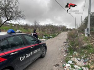 Scopri di più sull'articolo Agrigento – Discariche abusive con amianto e rifiuti pericolosi: due denunciati, sequestrati i terreni nel Licatese