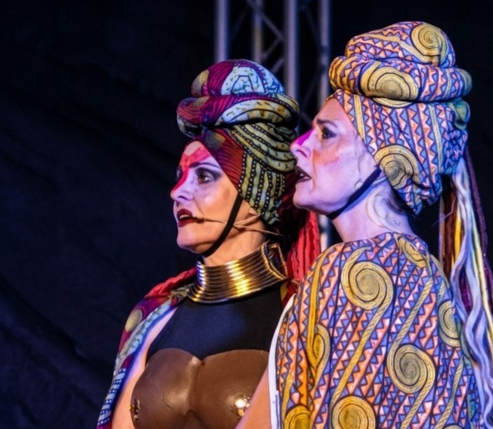 Al momento stai visualizzando Agrigento – Al Teatro dell’Efebo “Le Supplici” di Moni Ovadia e Mario Incudine incantano il pubblico