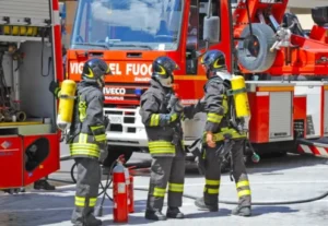Scopri di più sull'articolo Agrigento – Incendio danneggia l’esterno di un capannone agricolo a Ravanusa