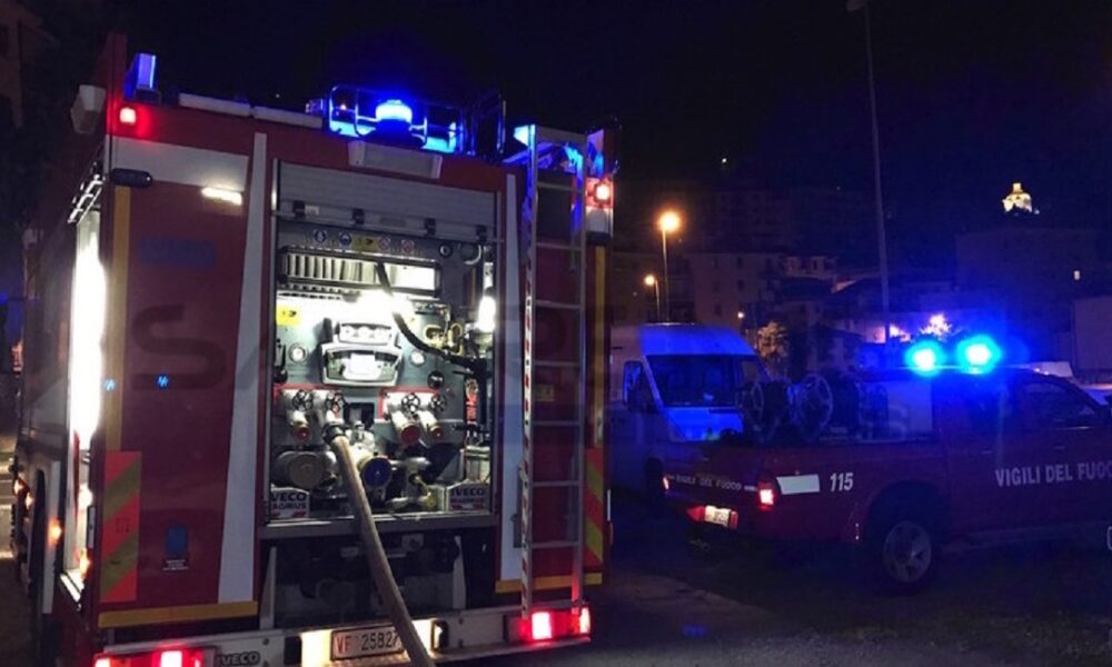 Al momento stai visualizzando Agrigento – A fuoco, di notte, il tetto di un vivaio di Licata: indagano i carabinieri