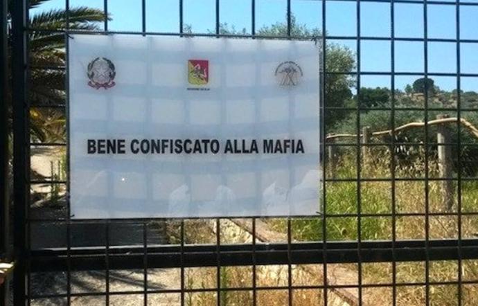 Al momento stai visualizzando Agrigento – Bando da 5 milioni per la riqualificazione dei beni confiscati alla mafia, Albano: “Saranno luoghi di servizi e inclusione” 