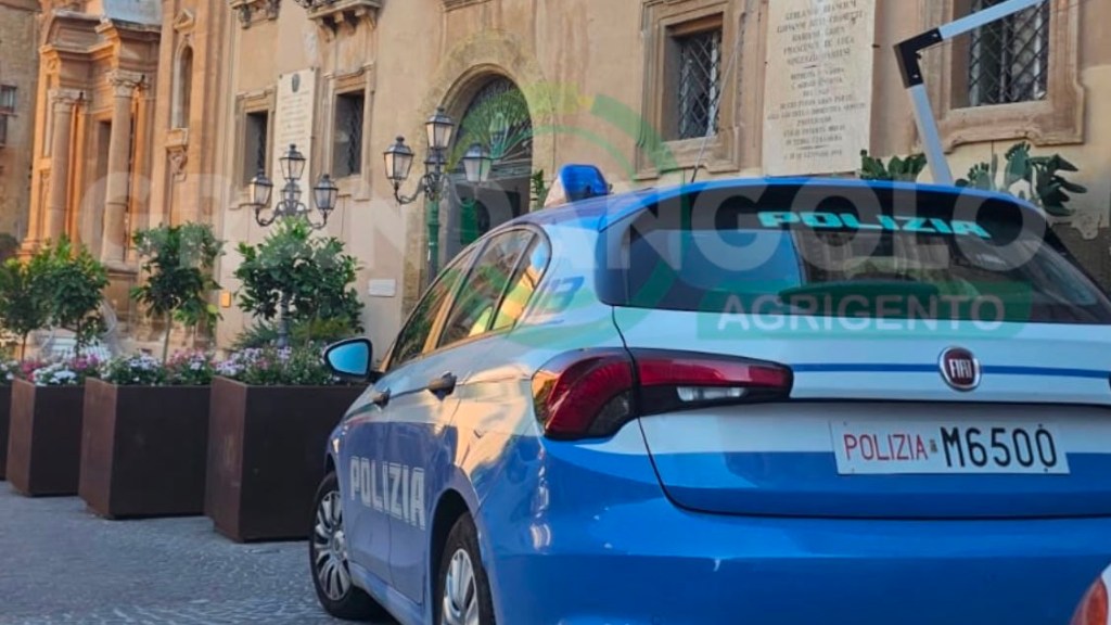 Al momento stai visualizzando Paura ad Agrigento, litiga con la fidanzata e getta una bombola di gas dal balcone